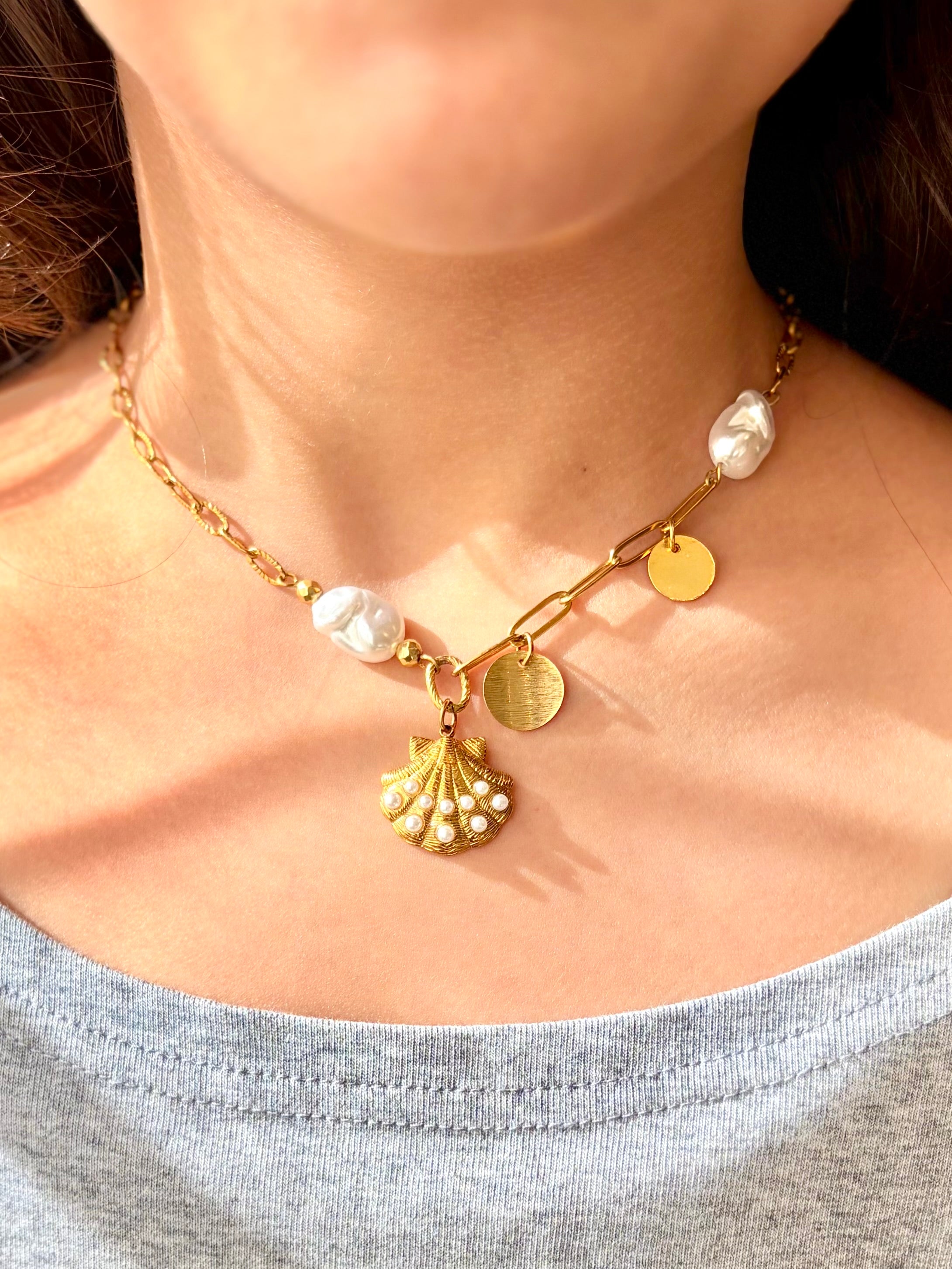 Stainless Steel and Pearls Necklace