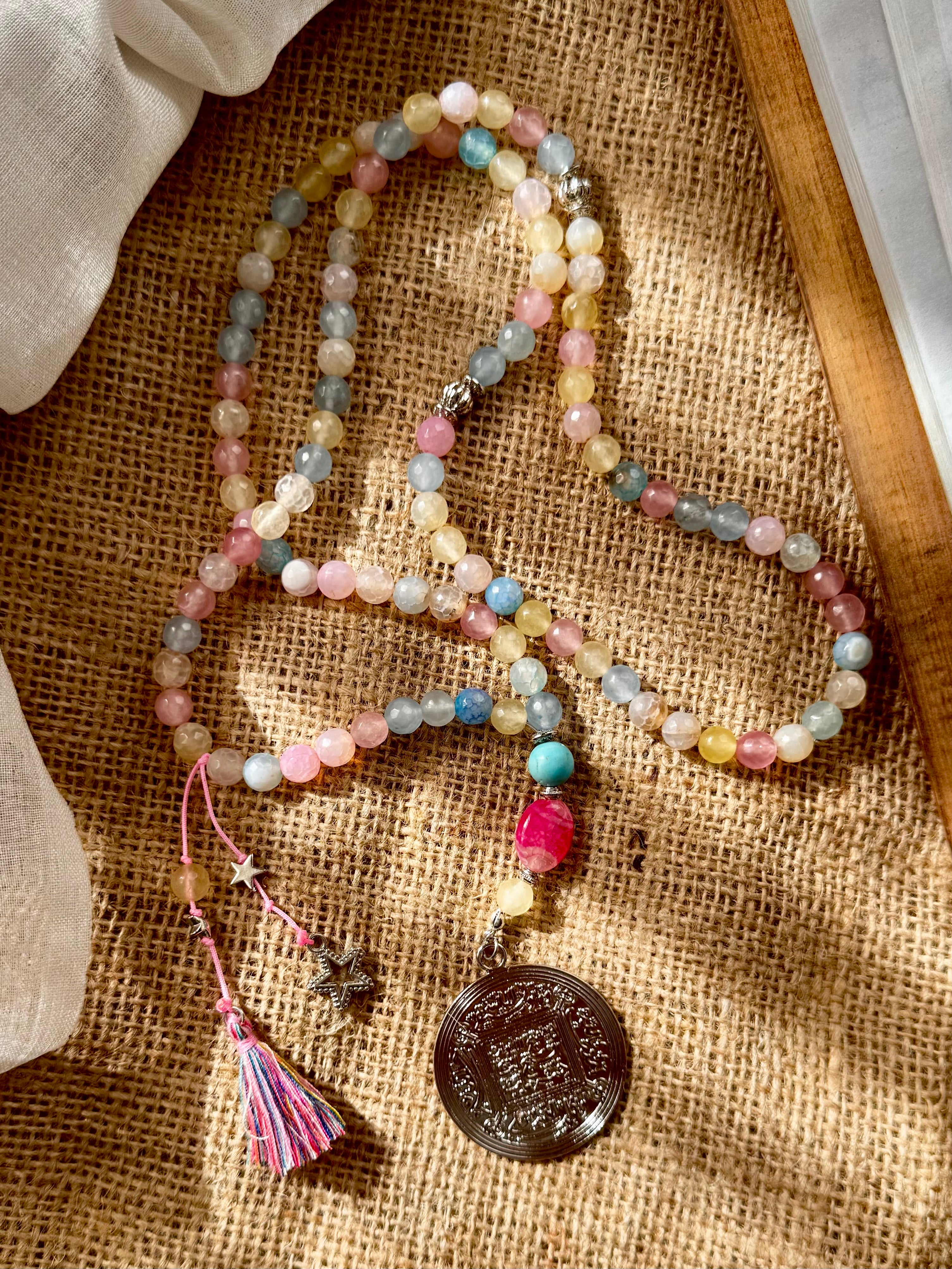 Bubble-gum Agate Seb7a