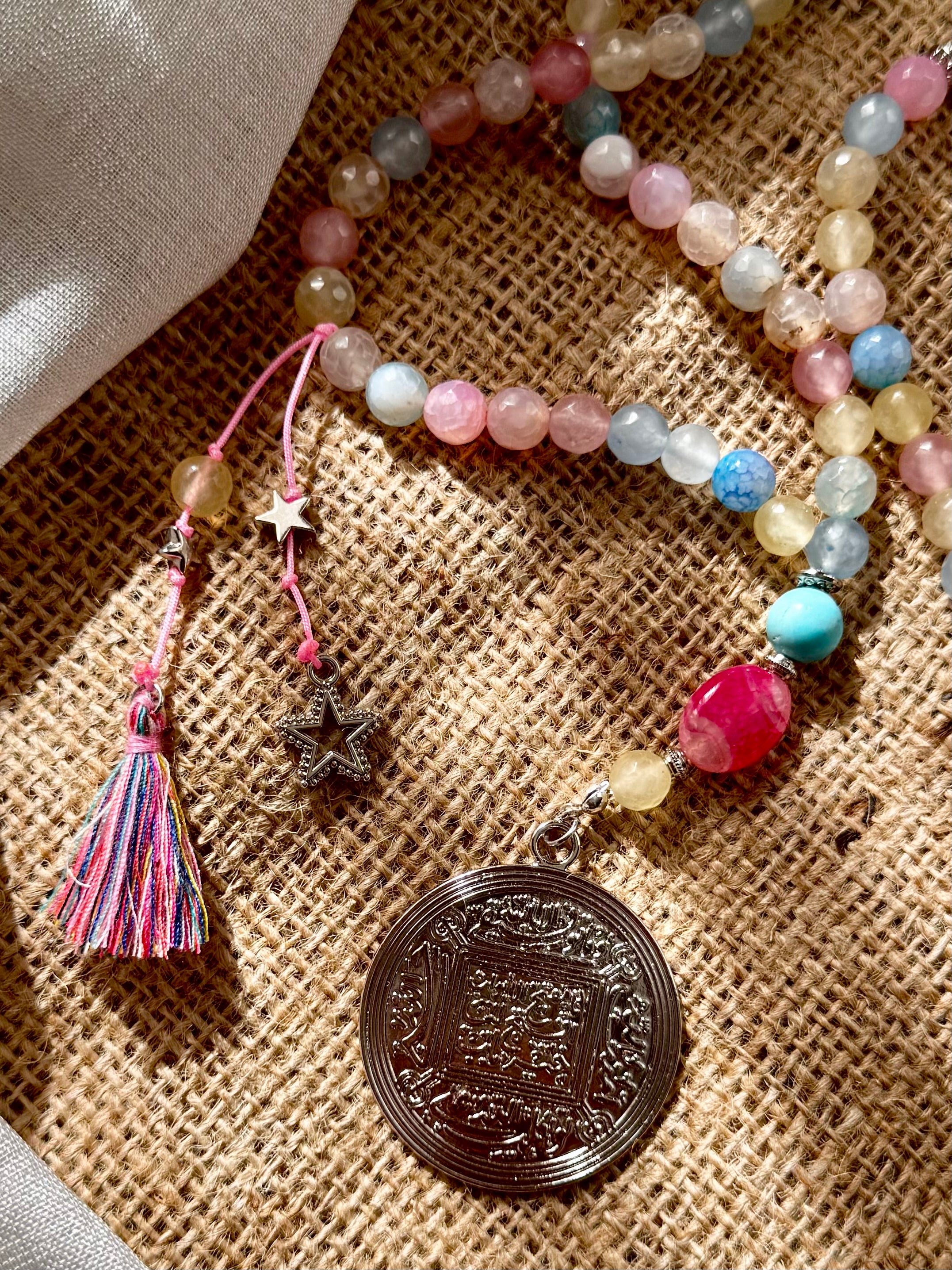 Bubble-gum Agate Seb7a